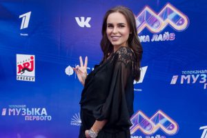 Елена Темникова, Ханна и Макс Барских поддержали молодых исполнителей на «Маевке Лайв»-2018